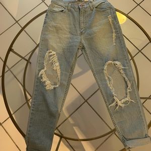 Ripped boyfriend jeans. Light blue medium